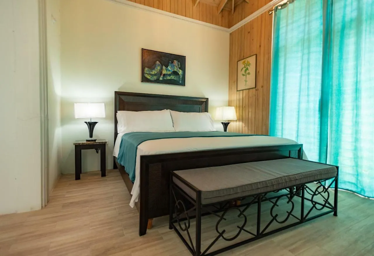 Luxury Bogue Village Duplex Apartment 蒙特哥贝