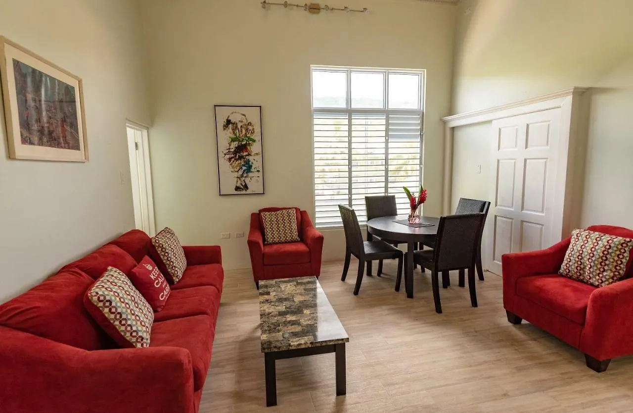 Luxury Bogue Village Duplex Apartment 蒙特哥贝