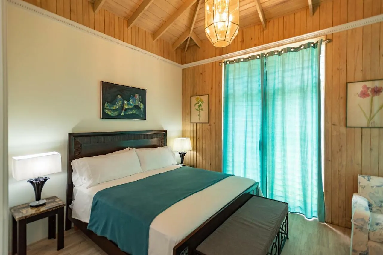 Luxury Bogue Village Duplex Apartment 蒙特哥贝