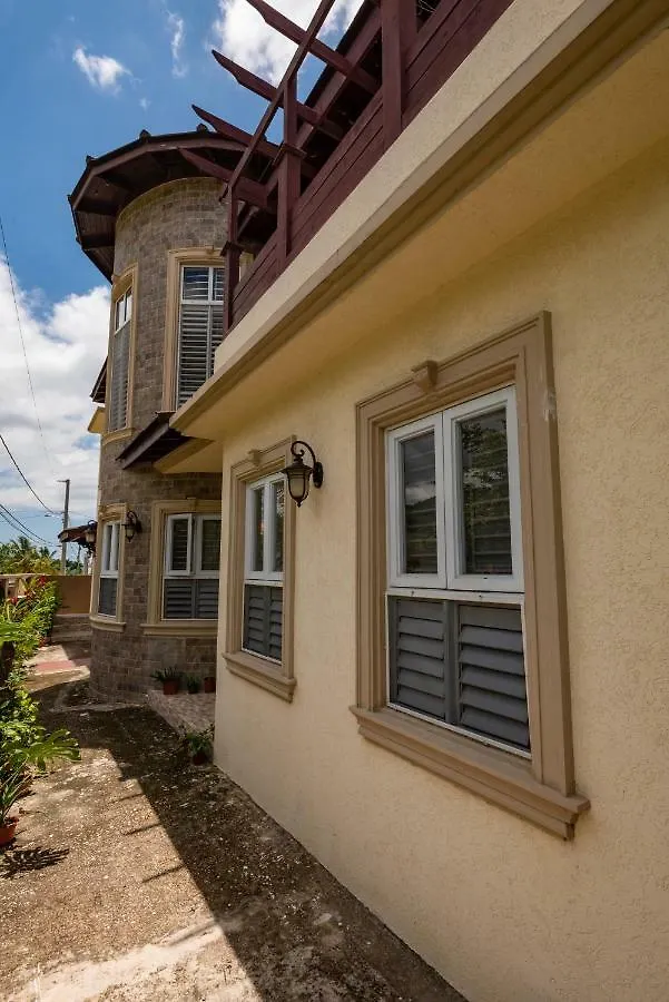 Luxury Bogue Village Duplex Apartment 蒙特哥贝